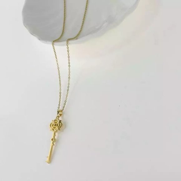 18k Gold Lab Diamond Key Necklace Italy Sterling Silver - Picture 3 of 13